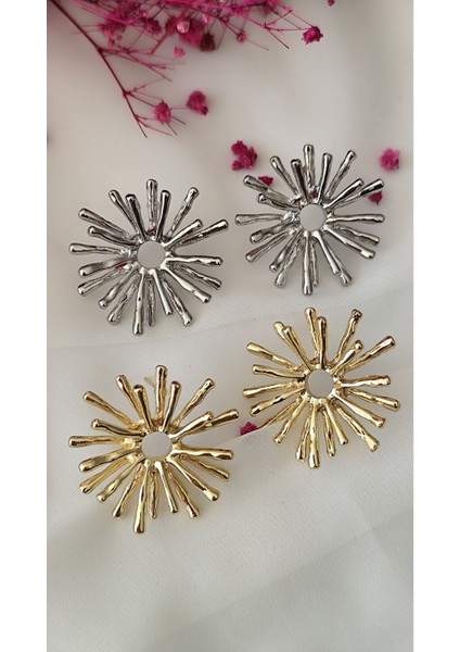 Yıldız Saçaklı Metal Gold Küpe modelleri