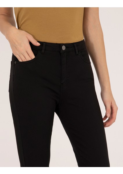 Kadın Siyah Skinny Fit Kanvas Pantolon 50263983-VR046