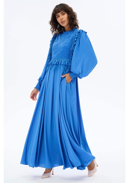 Yaprak Detaylı Romantik Elbise Saks