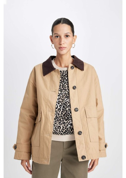 Polo Yaka Mevsimlik Hafif Mont Düğmeli Cepli Apoletli Basic Düz D6752AX24AU fırsatları