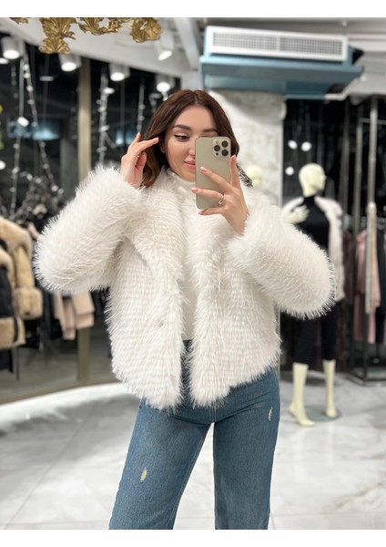 Melinda Şal Yaka Kürk Kısa Kaban Beyaz