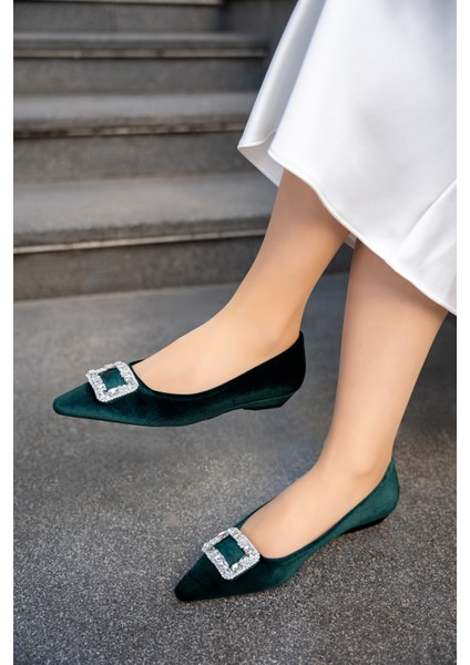 Carty Yeşil Kadife Kumaş Sivri Burun Taşlı Toka Detaylı Kadın Babet modelleri