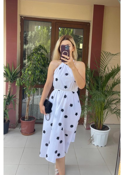 Nakış Detaylı Beyaz Elbise Beyaz fiyatları