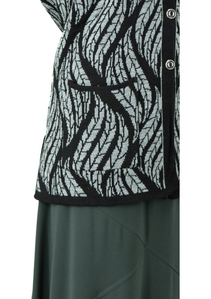 Kadın Kışlık Yünlü Örme Anne Yelek V Yaka Kırlangıç Motifli Çift Cepli Düğmeli Tam Kalıp indirimleri