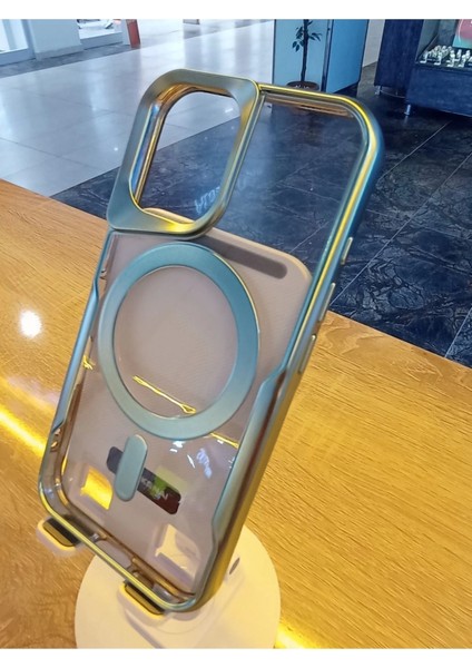 Apple iPhone 16 Uyumlu Magsafe Özellikli Kamera Bölümü Estetik Görünümlü Tuşları Metal Kılıf