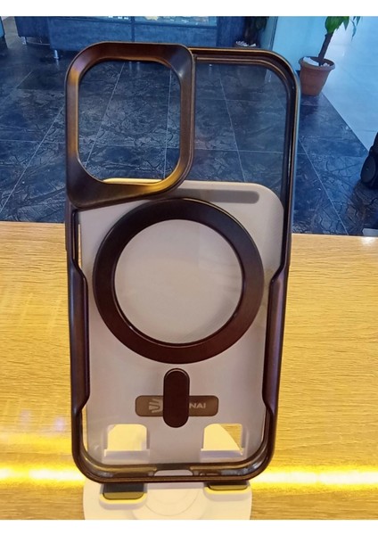 Apple iPhone 16 Uyumlu Magsafe Özellikli Kamera Bölümü Estetik Görünümlü Tuşları Metal Kılıf