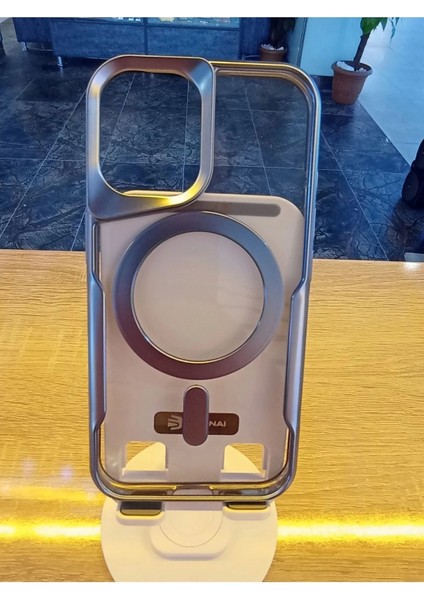 Apple iPhone 16 Uyumlu Magsafe Özellikli Kamera Bölümü Estetik Görünümlü Tuşları Metal Kılıf