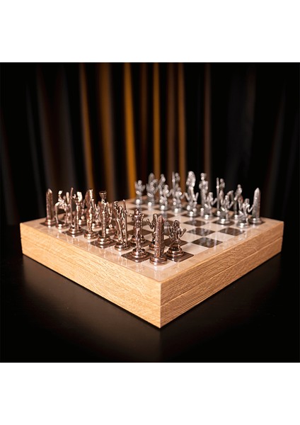 Gifthome Metal Mısır Satranç Takımı Antik ve Rustik Ceviz Desenli Mdf Sandıklı Satranç Tahtası (36X36X6 Cm.)