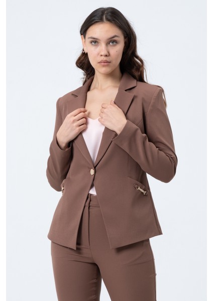 Metal Aksesuar Detaylı Ceket indirimleri