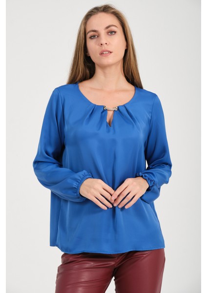 Yakası Aksesuarlı Bluz fırsatları