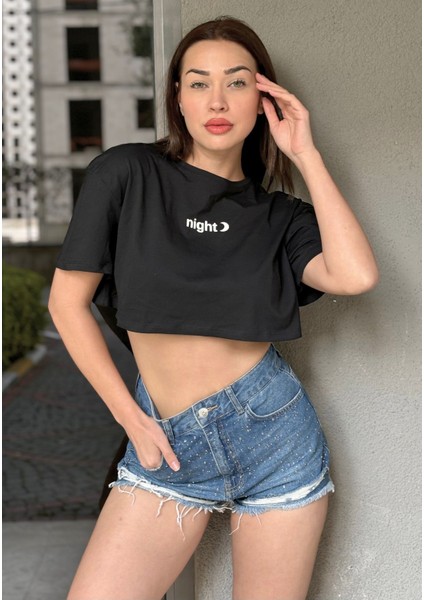 Kadın Siyah Bisiklet Yaka Baskılı Oversize Crop T-Shirt modelleri