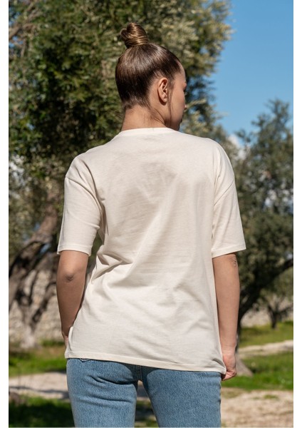 Kadın Oversize Fit Bisiklet Yaka Baskılı Kısa Kollu T-Shirt