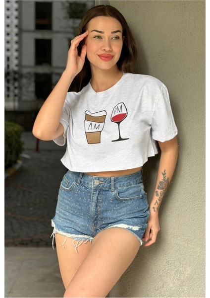 Kadın Gri Bisiklet Yaka Baskılı Oversize Crop T-Shirt fırsatları
