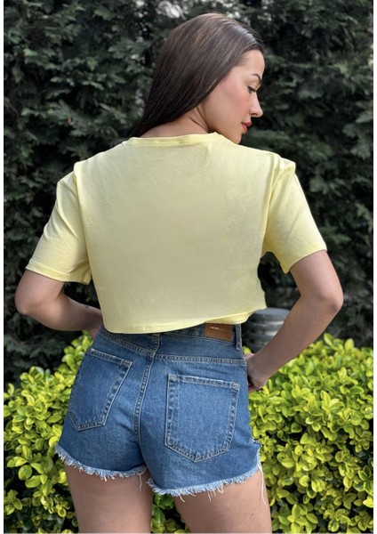 Kadın Sarı Bisiklet Yaka Baskılı Oversize Crop T-Shirt indirimleri