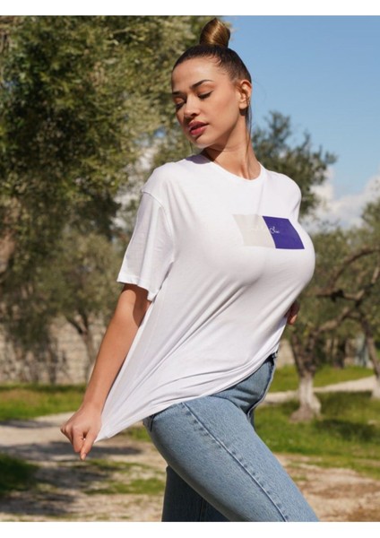 Kadın Oversize Fit Bisiklet Yaka Baskılı Kısa Kollu T-Shirt