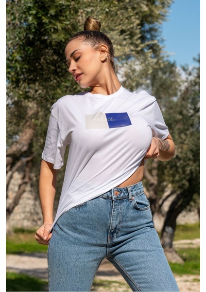 Kadın Oversize Fit Bisiklet Yaka Baskılı Kısa Kollu T-Shirt fiyatları