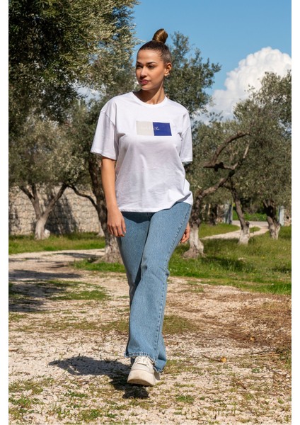 Kadın Oversize Fit Bisiklet Yaka Baskılı Kısa Kollu T-Shirt modelleri