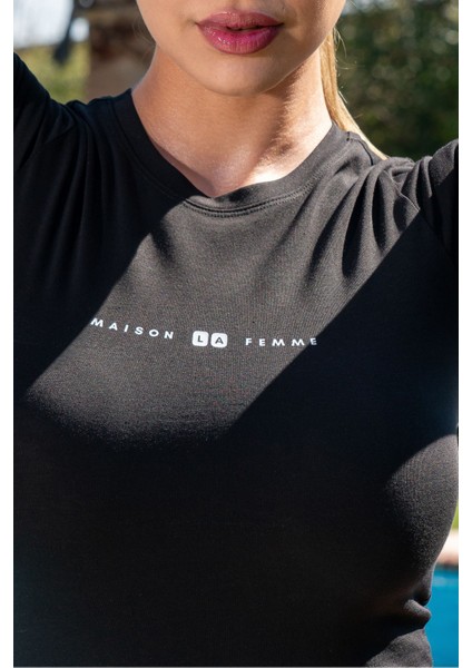 Kadın Siyah Dar Kalıp Slim Fit Baskılı Kısa Kollu T-Shirt fiyatları