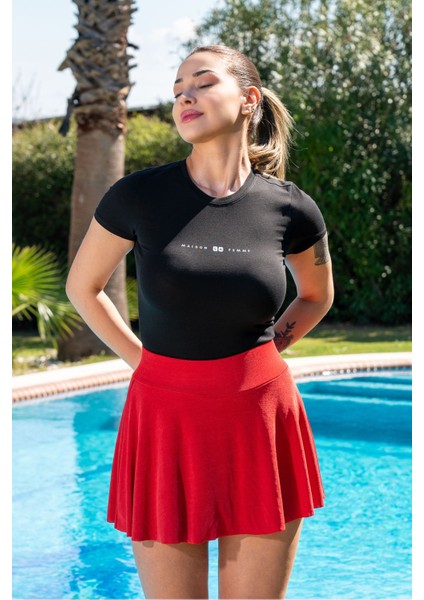 Kadın Siyah Dar Kalıp Slim Fit Baskılı Kısa Kollu T-Shirt modelleri