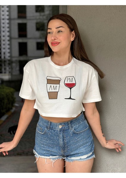 Kadın Beyaz Bisiklet Yaka Baskılı Oversize Crop T-Shirt modelleri