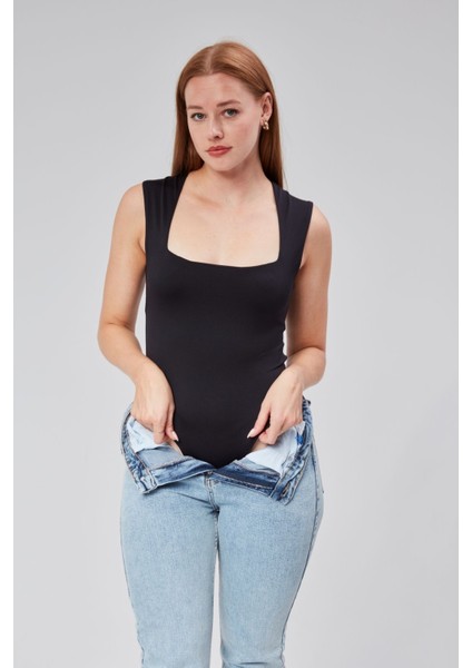 Siyah Astarlı Sıfır Kol Kare Yaka Dekolteli Çıtçıtlı Bodysuit