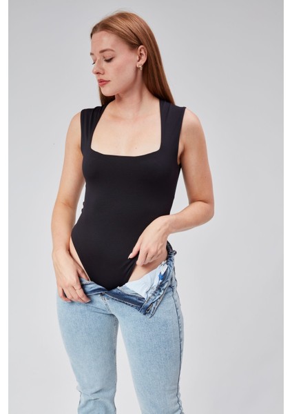 Siyah Astarlı Sıfır Kol Kare Yaka Dekolteli Çıtçıtlı Bodysuit