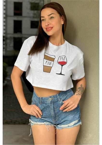 Kadın Gri Bisiklet Yaka Baskılı Oversize Crop T-Shirt modelleri