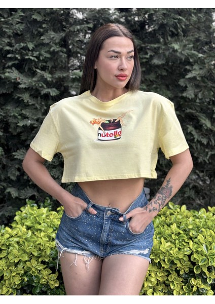Kadın Sarı Bisiklet Yaka Baskılı Oversize Crop T-Shirt fırsatları