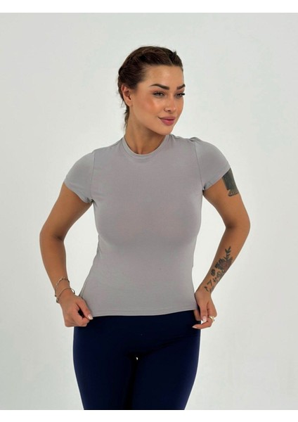 Gri Fitted/vücuda Oturan Crop T-Shirt fırsatları