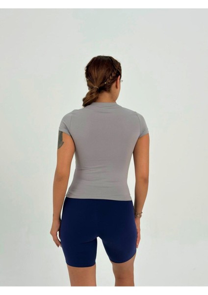 Gri Fitted/vücuda Oturan Crop T-Shirt indirimleri
