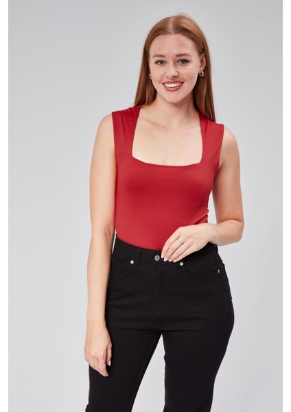 Kırmızı Astarlı Sıfır Kol Kare Yaka Dekolteli Çıtçıtlı Bodysuit