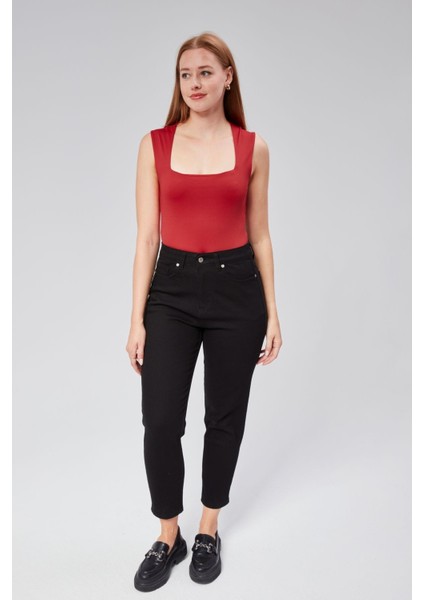 Kırmızı Astarlı Sıfır Kol Kare Yaka Dekolteli Çıtçıtlı Bodysuit