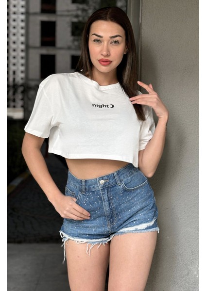 Kadın Beyaz Bisiklet Yaka Baskılı Oversize Crop T-Shirt fiyatları