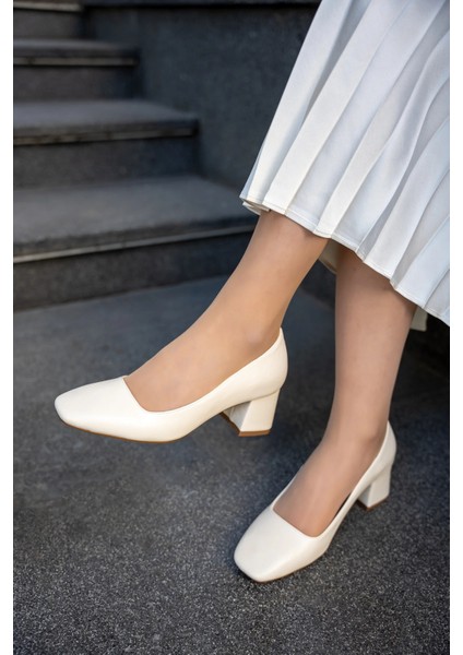 Tezel Ekru Yuvarlak Burunlu Düz Kalın Topuklu Kadın Topuklu Ayakkabı modelleri