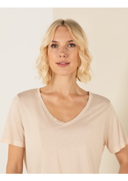 Kadın Krem Melanj Regular Fit Tişört 50246149-VR159