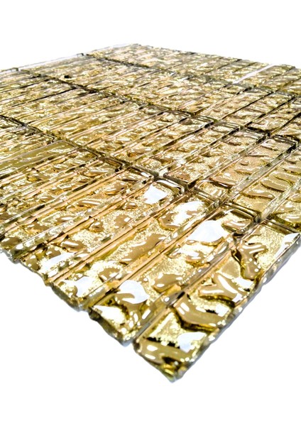 Mutfak Tezgah Arası ve Iç Dekorasyon için Altın Kristal Mozaik. Cam ölçüsü: 15x73x6 mm. File ölçüsü: 30x30 cm. ( 1 Koli = 6 File Karo = 0.54 m2 fiyatıdır )