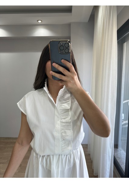 Beyaz Fırfırlı Önden Düğmeli Poplin Gömlek fiyatları