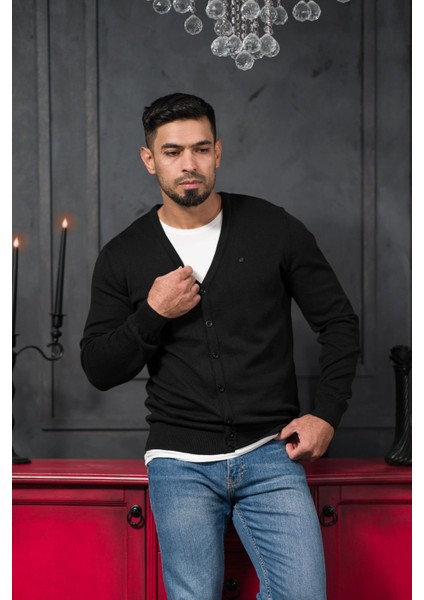 Regular Fit V Yaka Düğmeli Pamuklu Basic Erkek Hırka
