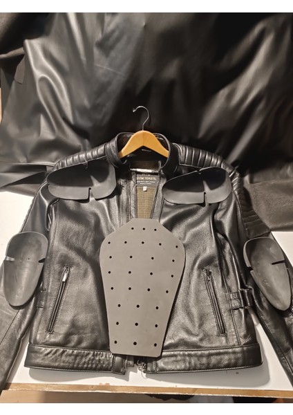 Motorcu Dana Derisi Çıkartılabilir Korumalı ve Seyyar Iç Astarlı Mont