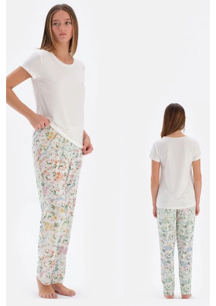 33570 Pamuklu Kısa Kollu Kadın Pijama Takımı Beyaz fiyatları