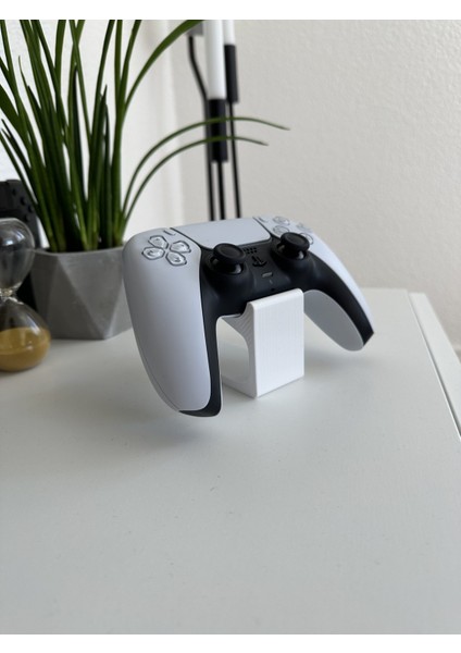 Controller Stand 2