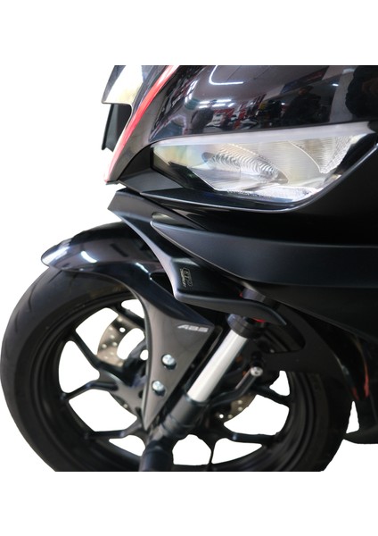 Yamaha R25 2019-2024 Uyumlu Winglet Siyah