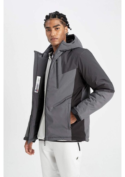 Termometreli Outdoor Mont Su Itici Rüzgar Ve Su Geçirmez Slim Fit Dar Kesim Kapüşonlu Fermuarlı Black