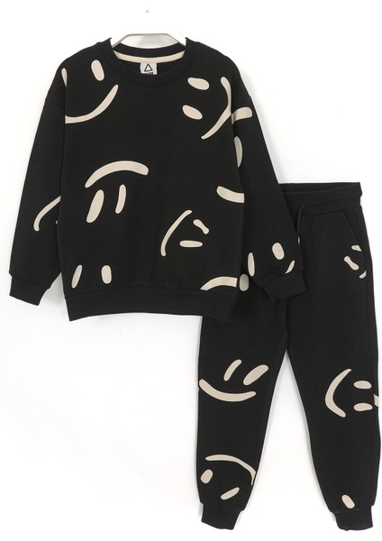 Ön ve Arkası Gülenyüz Baskılı Uzun Kollu Fırçalı Kumaş Erkek Çocuk Eşofman Takımı Siyah 001-0001949