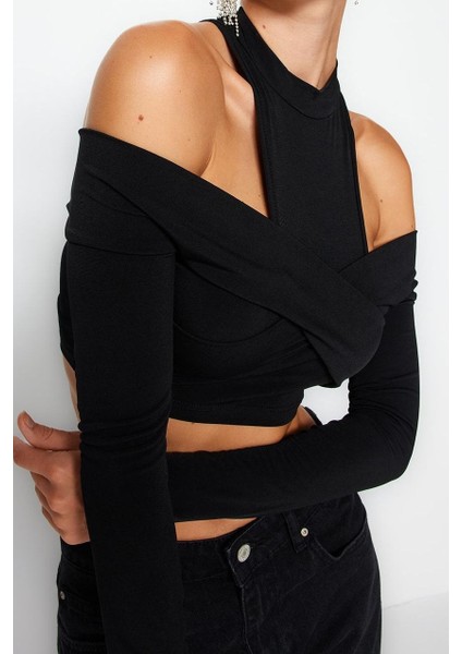 Kadın Moda Şık Üst Giyim Crop Dik Yaka Fitted Kalıp Örme Pencere Cut Out Detaylı Bluz fiyatları