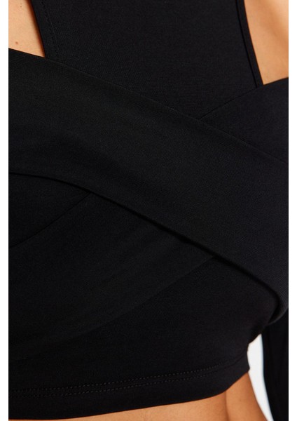 Kadın Moda Şık Üst Giyim Crop Dik Yaka Fitted Kalıp Örme Pencere Cut Out Detaylı Bluz fırsatları