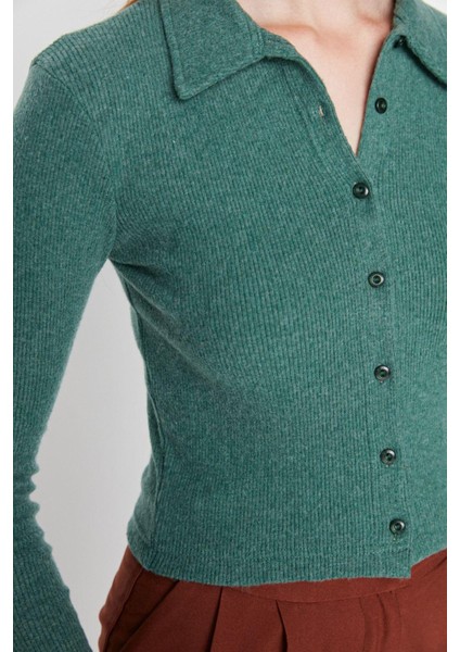 Kadın Şık Crop Gömlek Yaka Slim Kalıp Örme Vücuda Oturan Polo Yaka Fitilli Esnek Bluz modelleri