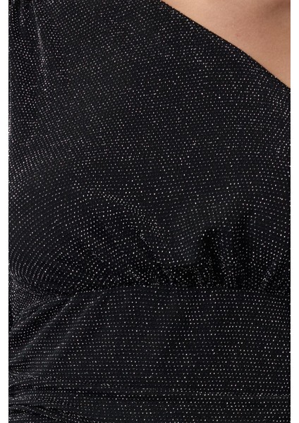 Kadın Moda Şık Üst Giyim Crop Asimetrik Yaka Fitted Kalıp Örme Tek Omuz Parıltılı Simli Bluz