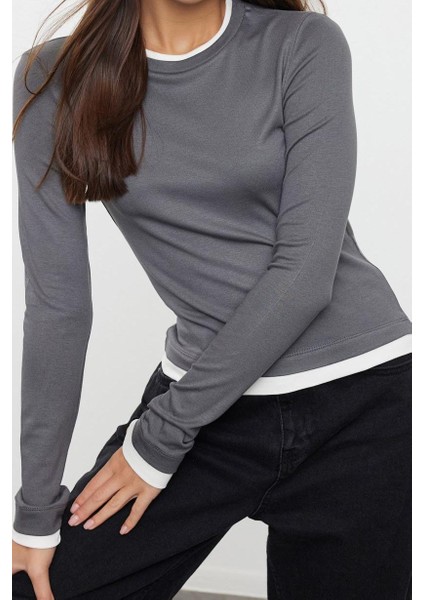 Stil Kadın Fitted Vücuda Oturan Viskon Yumuşak Kumaşlı Esnek Bluz Regular Örme Slim Kalıp