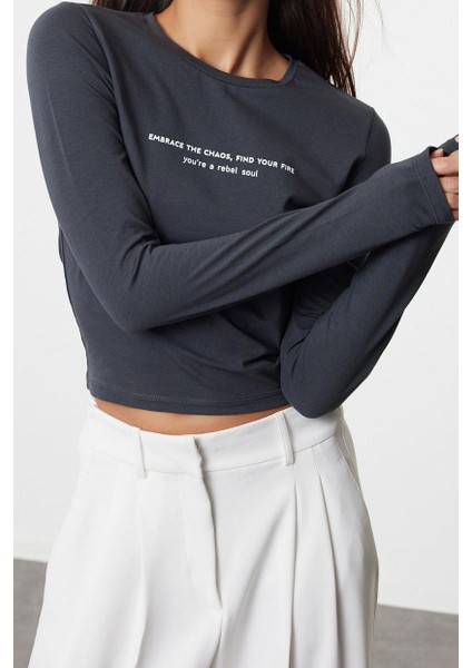 Kadın Moda Şık Üst Giyim Crop Bisiklet Yaka Slim Kalıp Örme Slogan Baskılı Vücuda Oturan Esnek Bluz fiyatları